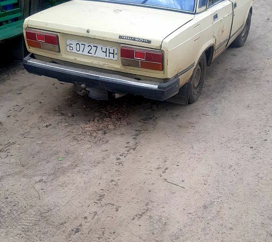 ВАЗ 2107, объемом двигателя 15 л и пробегом 0 тыс. км за 400 $, фото 2 на Automoto.ua