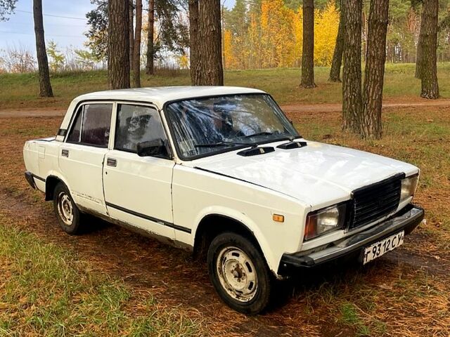 ВАЗ 2107 1987 в Сумах на Automoto.ua ВАЗ 2107, объемом двигателя 1.3 л и пробегом 0 тыс. км за 350 $, фото 2 на Automoto.ua