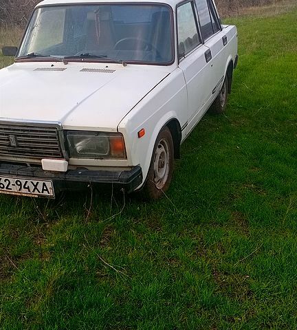 ВАЗ 2107, объемом двигателя 15 л и пробегом 0 тыс. км за 600 $, фото 2 на Automoto.ua