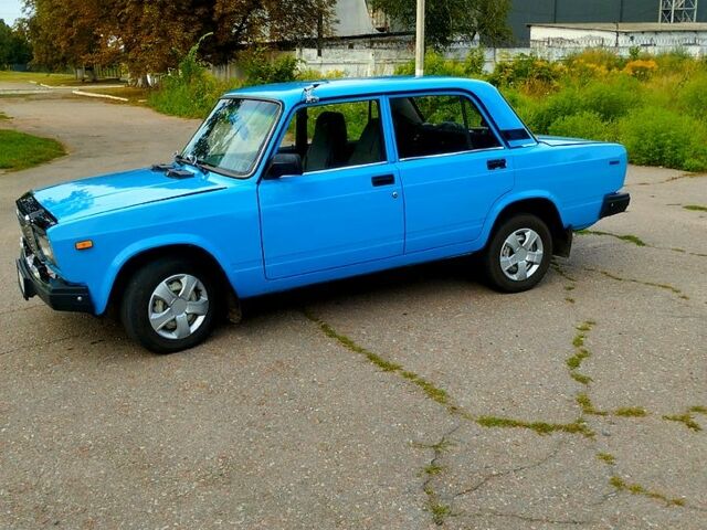 ВАЗ 2107, объемом двигателя 1.5 л и пробегом 0 тыс. км за 1000 $, фото 2 на Automoto.ua