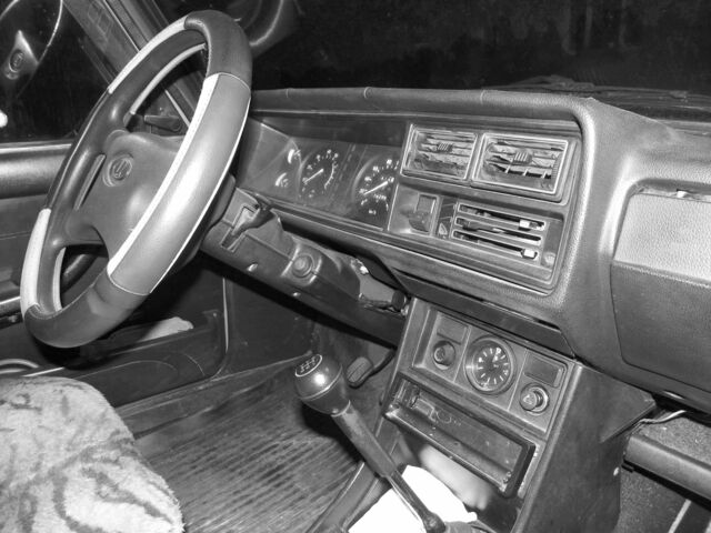 ВАЗ 2107, объемом двигателя 1.3 л и пробегом 3 тыс. км за 2000 $, фото 4 на Automoto.ua