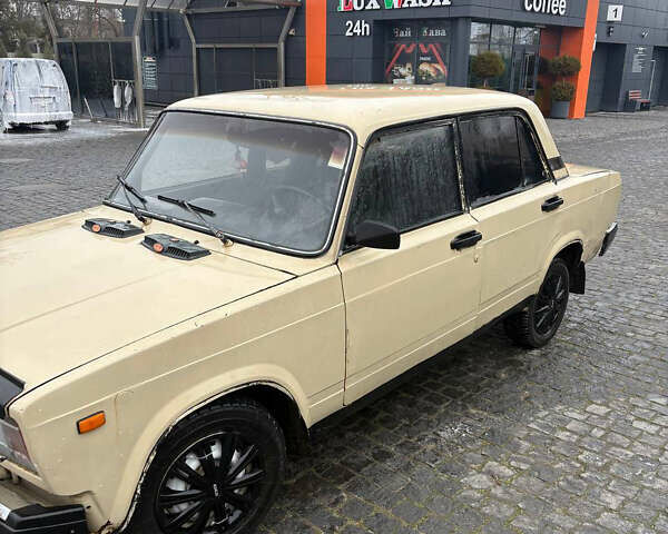 Жовтий ВАЗ 2107, об'ємом двигуна 1.5 л та пробігом 500 тис. км за 401 $, фото 2 на Automoto.ua
