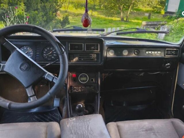 Желтый ВАЗ 2107, объемом двигателя 1.3 л и пробегом 290 тыс. км за 405 $, фото 4 на Automoto.ua