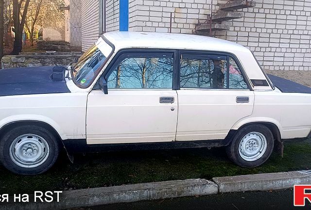 Жовтий ВАЗ 2107, об'ємом двигуна 1.3 л та пробігом 1 тис. км за 750 $, фото 3 на Automoto.ua