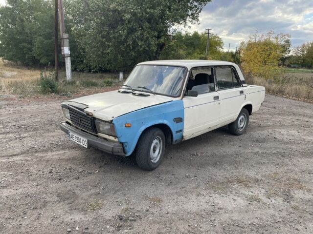 ВАЗ 2107 1989 в Купянске на Automoto.ua Желтый ВАЗ 2107, объемом двигателя 1.5 л и пробегом 100 тыс. км за 360 $, фото 1 на Automoto.ua