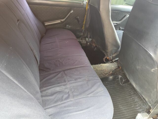 Жовтий ВАЗ 2107, об'ємом двигуна 5 л та пробігом 70 тис. км за 599 $, фото 3 на Automoto.ua