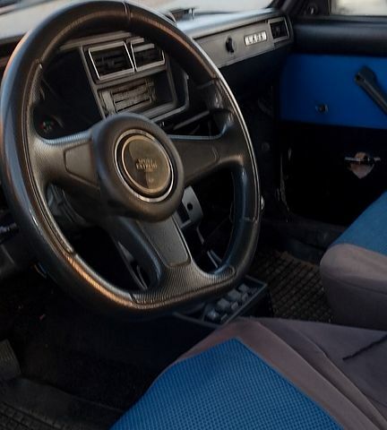 ВАЗ 2107 1996 у Дніпро (Дніпропетровську) на Automoto.ua Жовтий ВАЗ 2107, об'ємом двигуна 1.5 л та пробігом 0 тис. км за 620 $, фото 5 на Automoto.ua