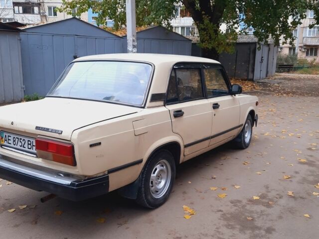 Желтый ВАЗ 2107, объемом двигателя 1.5 л и пробегом 120 тыс. км за 750 $, фото 2 на Automoto.ua