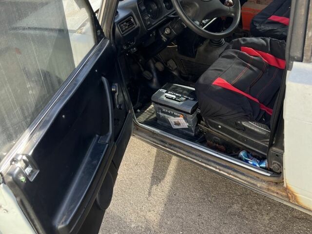 Серый ВАЗ 2107, объемом двигателя 0 л и пробегом 200 тыс. км за 237 $, фото 4 на Automoto.ua