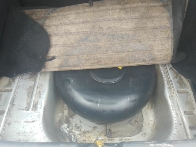 Сірий ВАЗ 2107, об'ємом двигуна 1.6 л та пробігом 100 тис. км за 2000 $, фото 7 на Automoto.ua