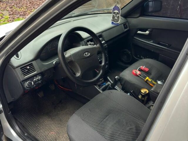 Серый ВАЗ 2107, объемом двигателя 1.6 л и пробегом 168 тыс. км за 2300 $, фото 2 на Automoto.ua