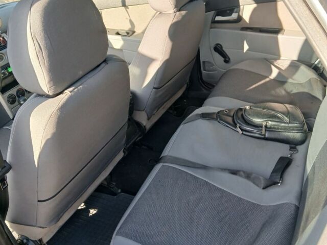 ВАЗ 2107 2008 у Гайсине на Automoto.ua Сірий ВАЗ 2107, об'ємом двигуна 1.6 л та пробігом 230 тис. км за 2050 $, фото 5 на Automoto.ua