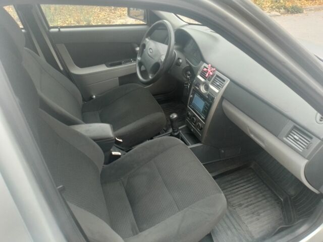 Сірий ВАЗ 2107, об'ємом двигуна 1.6 л та пробігом 100 тис. км за 2000 $, фото 5 на Automoto.ua