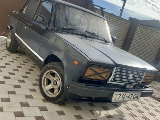 Серый ВАЗ 2107, объемом двигателя 1.6 л и пробегом 200 тыс. км за 642 $, фото 1 на Automoto.ua