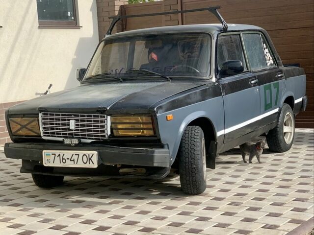 Серый ВАЗ 2107, объемом двигателя 1.6 л и пробегом 200 тыс. км за 642 $, фото 4 на Automoto.ua