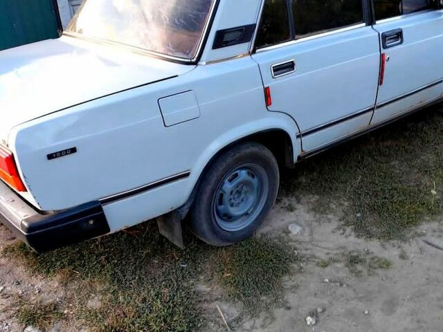 Серый ВАЗ 2107, объемом двигателя 1.5 л и пробегом 100 тыс. км за 800 $, фото 1 на Automoto.ua