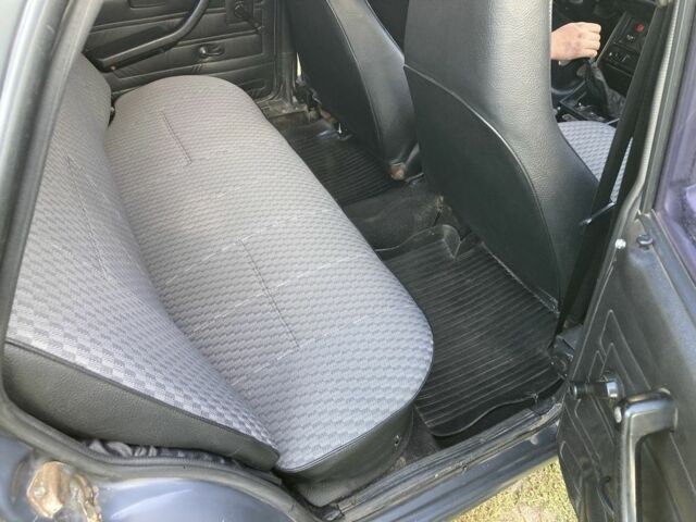 Серый ВАЗ 2107, объемом двигателя 1.5 л и пробегом 150 тыс. км за 950 $, фото 6 на Automoto.ua