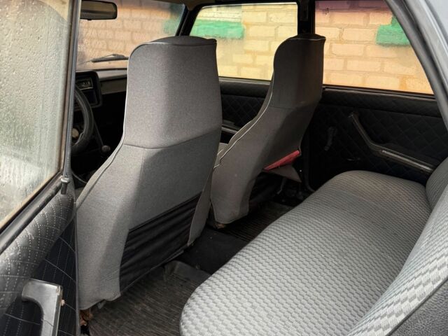 Серый ВАЗ 2107, объемом двигателя 1.5 л и пробегом 3 тыс. км за 1183 $, фото 4 на Automoto.ua