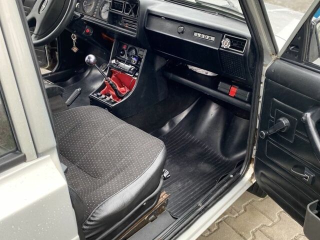 Серый ВАЗ 2107, объемом двигателя 1.5 л и пробегом 330 тыс. км за 1800 $, фото 6 на Automoto.ua