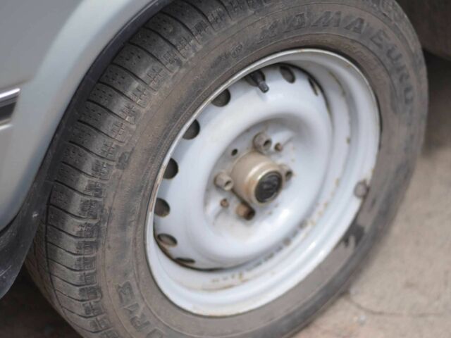 Серый ВАЗ 2107, объемом двигателя 1.5 л и пробегом 34 тыс. км за 2800 $, фото 16 на Automoto.ua