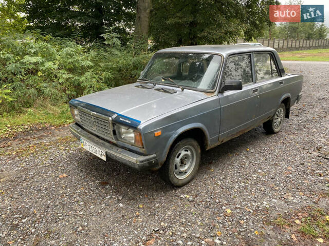 Серый ВАЗ 2107, объемом двигателя 1.5 л и пробегом 320 тыс. км за 850 $, фото 1 на Automoto.ua