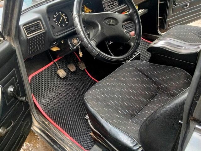 Серый ВАЗ 2107, объемом двигателя 1.5 л и пробегом 0 тыс. км за 2000 $, фото 3 на Automoto.ua