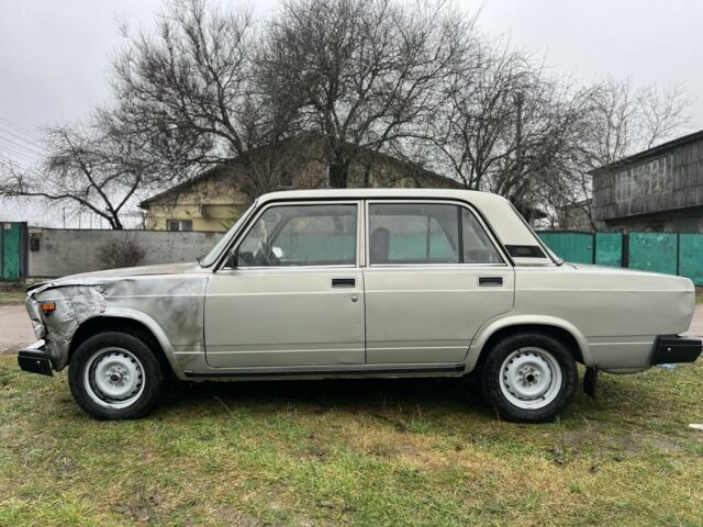 Сірий ВАЗ 2107, об'ємом двигуна 1.5 л та пробігом 113 тис. км за 800 $, фото 2 на Automoto.ua
