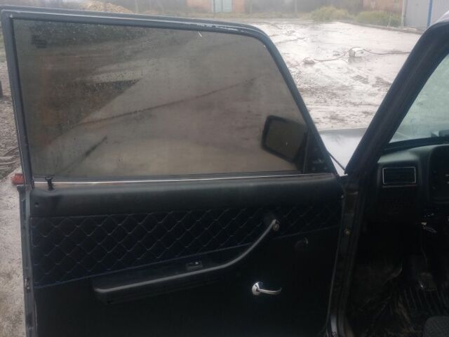 Серый ВАЗ 2107, объемом двигателя 1.5 л и пробегом 200 тыс. км за 1550 $, фото 4 на Automoto.ua