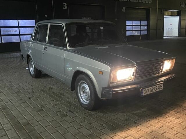 Серый ВАЗ 2107, объемом двигателя 1.6 л и пробегом 90 тыс. км за 1600 $, фото 1 на Automoto.ua