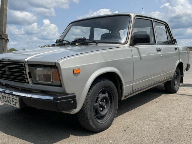 Серый ВАЗ 2107, объемом двигателя 1.6 л и пробегом 3 тыс. км за 2000 $, фото 1 на Automoto.ua