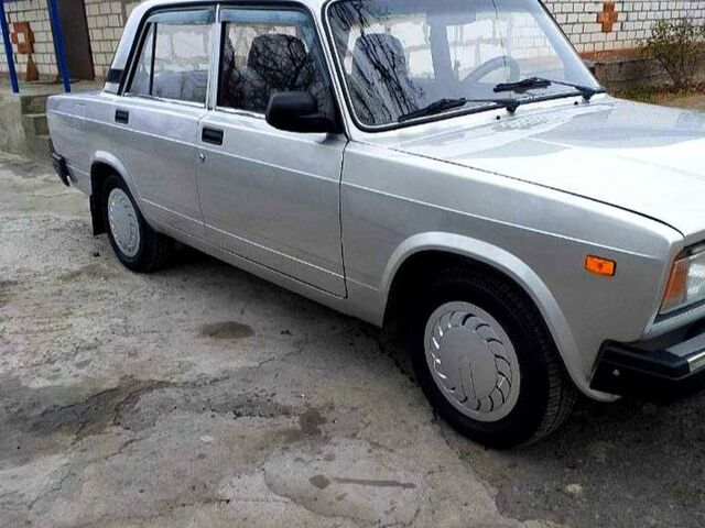 Серый ВАЗ 2107, объемом двигателя 1.5 л и пробегом 0 тыс. км за 1200 $, фото 1 на Automoto.ua