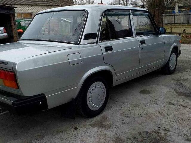 Серый ВАЗ 2107, объемом двигателя 1.5 л и пробегом 0 тыс. км за 1200 $, фото 4 на Automoto.ua