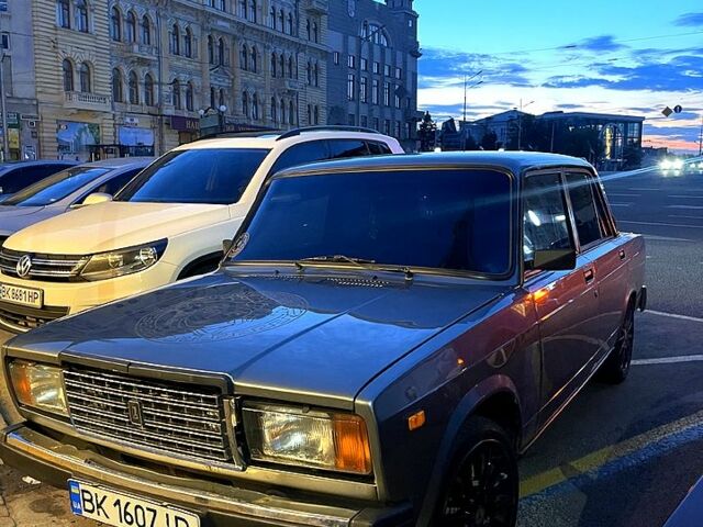 Серый ВАЗ 2107, объемом двигателя 1.6 л и пробегом 0 тыс. км за 3000 $, фото 2 на Automoto.ua