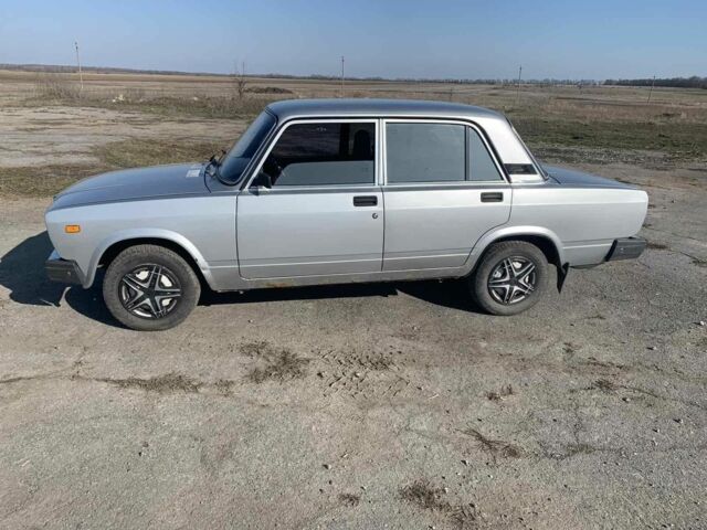 Серый ВАЗ 2107, объемом двигателя 1.6 л и пробегом 30 тыс. км за 2200 $, фото 1 на Automoto.ua