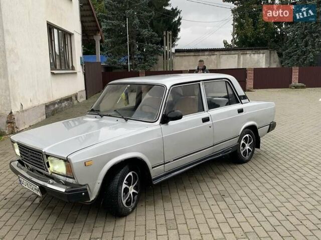 Серый ВАЗ 2107, объемом двигателя 1.6 л и пробегом 420 тыс. км за 1200 $, фото 3 на Automoto.ua