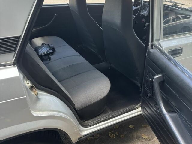 Сірий ВАЗ 2107, об'ємом двигуна 1.6 л та пробігом 118 тис. км за 1950 $, фото 7 на Automoto.ua