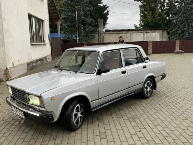 ВАЗ 2107 2011 в Хусте на Automoto.ua Серый ВАЗ 2107, объемом двигателя 1.6 л и пробегом 420 тыс. км за 1200 $, фото 4 на Automoto.ua