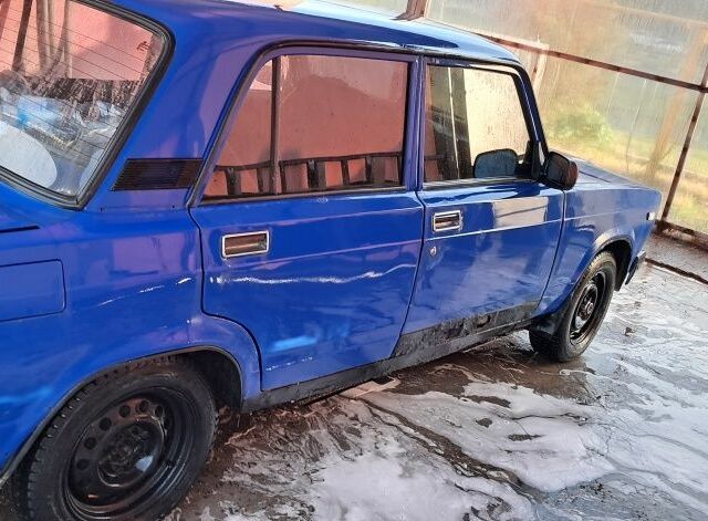 Синий ВАЗ 2107, объемом двигателя 1.5 л и пробегом 1000 тыс. км за 600 $, фото 6 на Automoto.ua