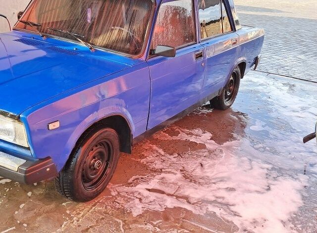 Синий ВАЗ 2107, объемом двигателя 1.5 л и пробегом 1000 тыс. км за 600 $, фото 3 на Automoto.ua