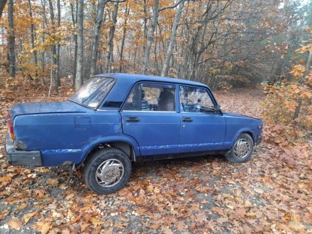 Синий ВАЗ 2107, объемом двигателя 1.6 л и пробегом 33 тыс. км за 1000 $, фото 2 на Automoto.ua