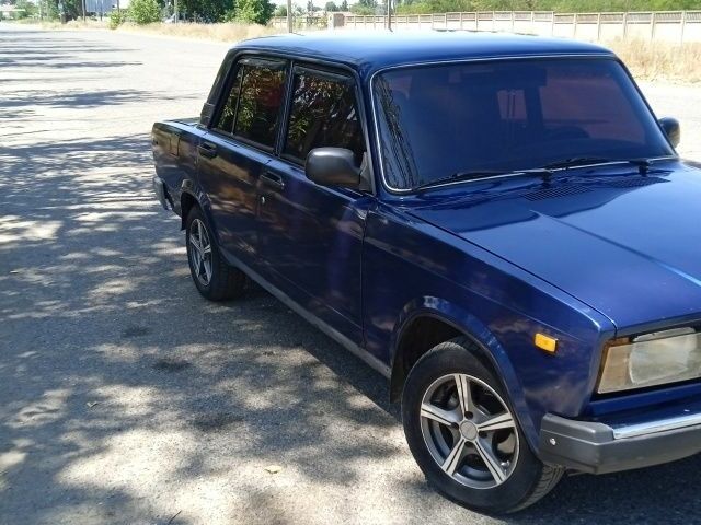 Синий ВАЗ 2107, объемом двигателя 1.5 л и пробегом 84 тыс. км за 1300 $, фото 1 на Automoto.ua