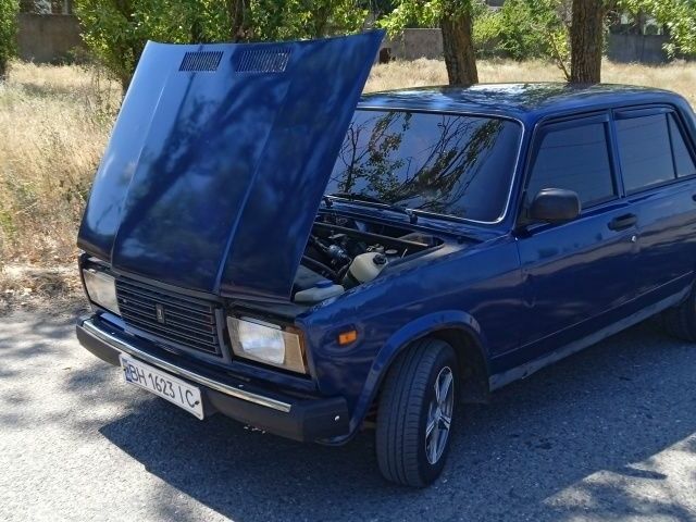 Синий ВАЗ 2107, объемом двигателя 1.5 л и пробегом 84 тыс. км за 1300 $, фото 4 на Automoto.ua