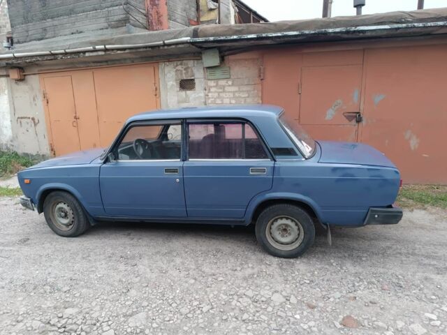 Синий ВАЗ 2107, объемом двигателя 1.5 л и пробегом 120 тыс. км за 750 $, фото 6 на Automoto.ua