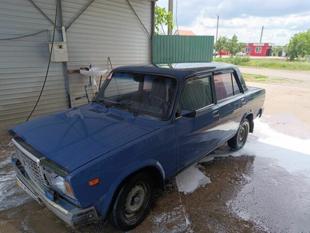Синий ВАЗ 2107, объемом двигателя 1.5 л и пробегом 120 тыс. км за 750 $, фото 3 на Automoto.ua