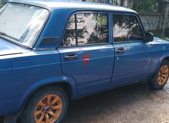 Синий ВАЗ 2107, объемом двигателя 1.5 л и пробегом 2 тыс. км за 1400 $, фото 6 на Automoto.ua