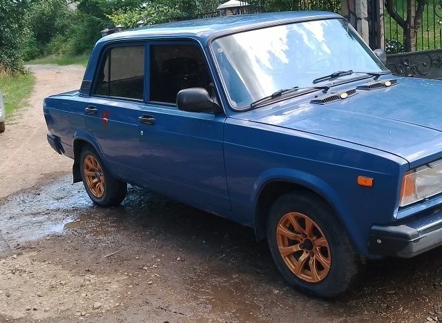 Синий ВАЗ 2107, объемом двигателя 1.5 л и пробегом 2 тыс. км за 1400 $, фото 1 на Automoto.ua