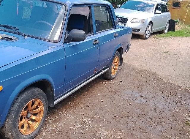 Синий ВАЗ 2107, объемом двигателя 1.5 л и пробегом 2 тыс. км за 1400 $, фото 4 на Automoto.ua