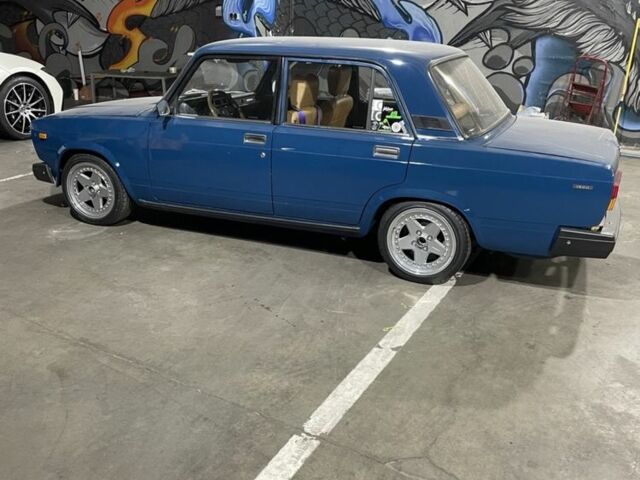Синий ВАЗ 2107, объемом двигателя 1.6 л и пробегом 180 тыс. км за 2000 $, фото 3 на Automoto.ua