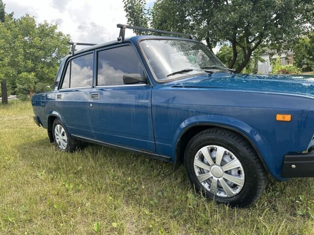 Синій ВАЗ 2107, об'ємом двигуна 1.5 л та пробігом 100 тис. км за 1001 $, фото 2 на Automoto.ua