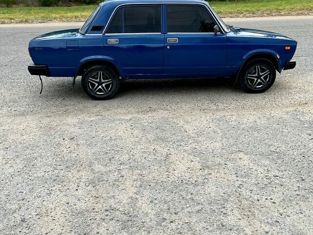 Синий ВАЗ 2107, объемом двигателя 1.5 л и пробегом 150 тыс. км за 1200 $, фото 6 на Automoto.ua